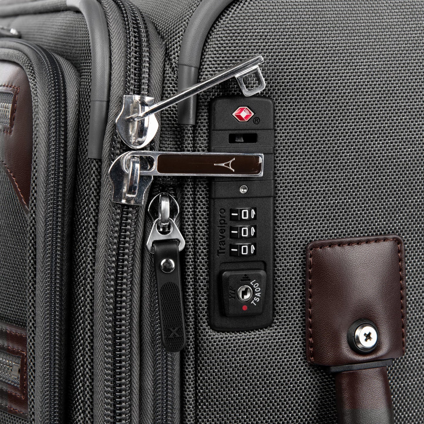 Carry On Internacional Travelpro® Platinum Elite en Vintage Grey